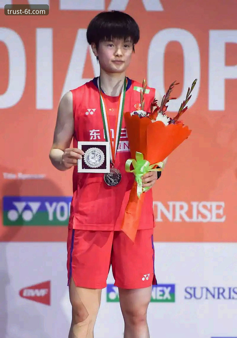 王祉怡逆转山口茜 vs 陈雨菲的稳定输出：2026尤伯杯半决赛中国队两种战术风格对比分析